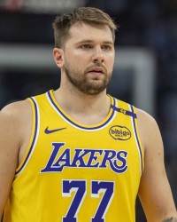 开云官方网站-统治力，湖人队卢卡·东契奇砍下三双，创造历史