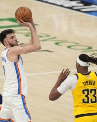 切特：没有球队会轻易认输 你必须主动创造机会 成功不会凭空发生