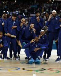 开云登录入口地址-美国男篮奥运金牌阵容本季全遇坎坷 塔图姆&amp;哈利伯顿均季后赛伤退