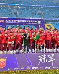 球员自宣、球迷机场宣取代“官宣”？每年海港冬训出征，为何总当保密局局长