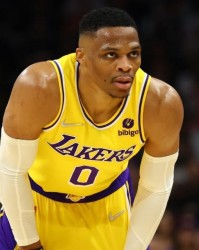 开云电子-詹眉韦少通电话誓要携手共进 湖人还要交易吗？