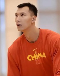 为何易建联在NBA没有混好？都说是性格问题，其实也是实力问题