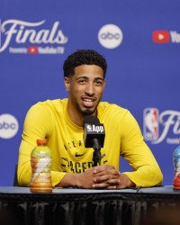 西亚卡姆：哈利伯顿非常坚韧肯定会上场，后者回应：不上场我会自责