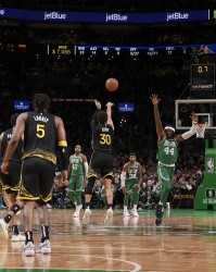 开云登录入口地址-😳若除去超远压哨出手 库里生涯三分命中率能从42.3%升至42.8%