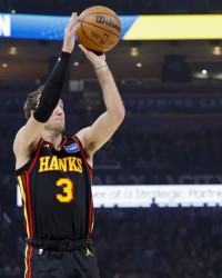 湖人队通过交易得到卢克·肯纳德后，雷迪克给他一条简单的信息